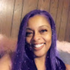 Meet your Posher, Monique